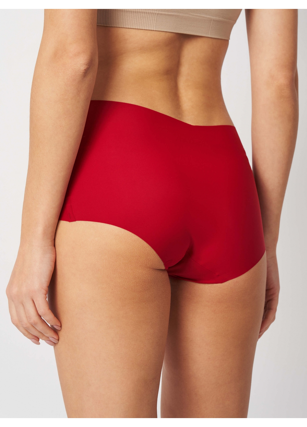 Зануртесь в комфорт з набором Ice Silk безшовних трусиків у класичній палітрі