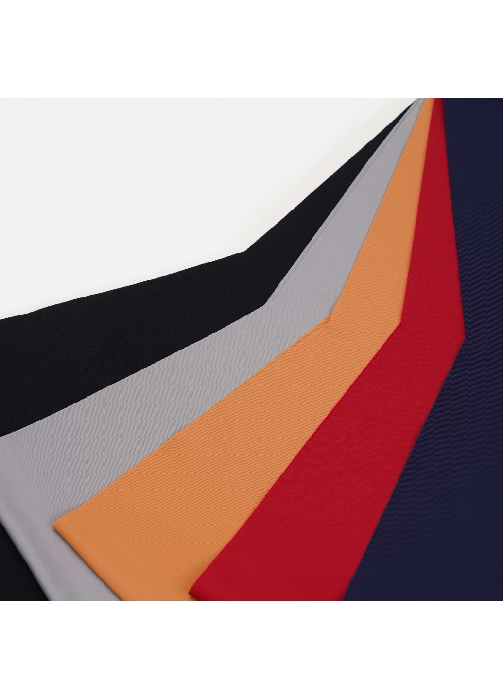 Зануртесь в комфорт з набором Ice Silk безшовних трусиків у класичній палітрі